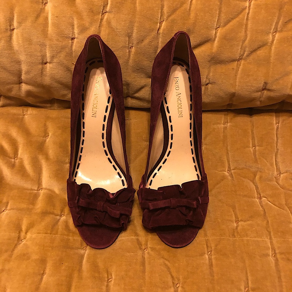 Peep Toe Suede Pump
